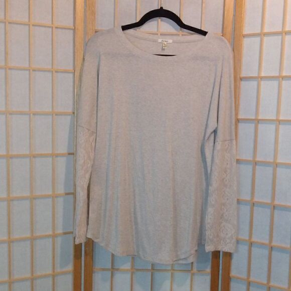 Dylan Med Lace Accent Top - Picture 2 of 12